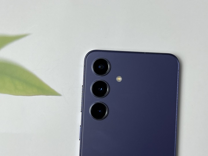 Cụm camera đẳng cấp trên s24