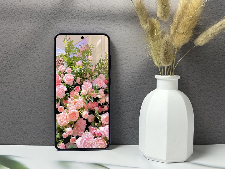 Galaxy S24 bản Mỹ đi kèm với khả năng làm mới động 120Hz