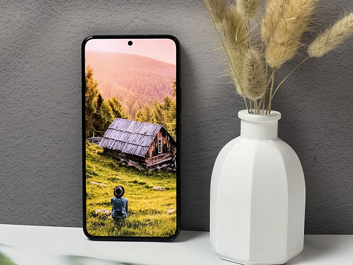 S22 5G được thiết kế có màn hình hiển thị độ lớn 6.1 Inch