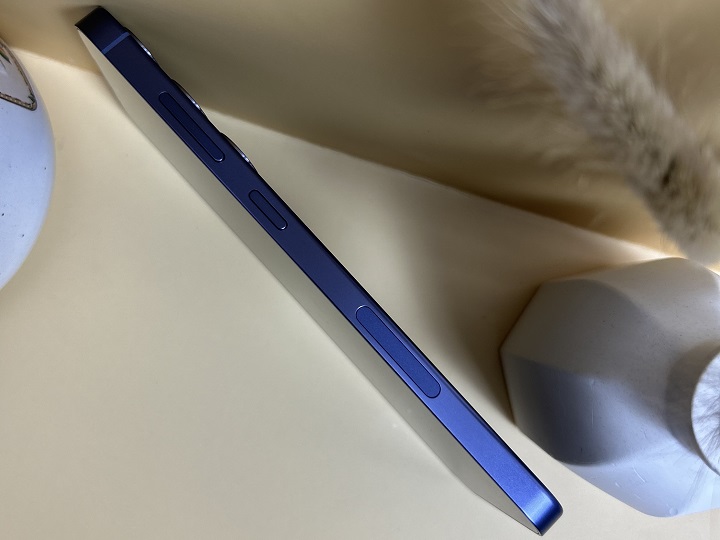 bộ khung kim loại trên s24 plus