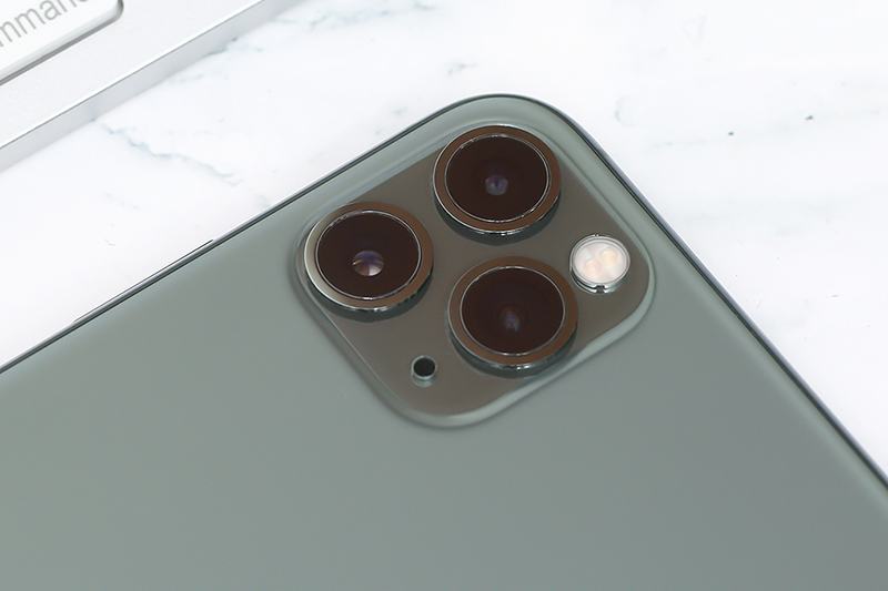 iPhone 11 Pro Max 64GB | Cụm ba camera sau ấn tượng iPhone 11 Pro Max 64GB | Cụm ba camera sau ấn tượng