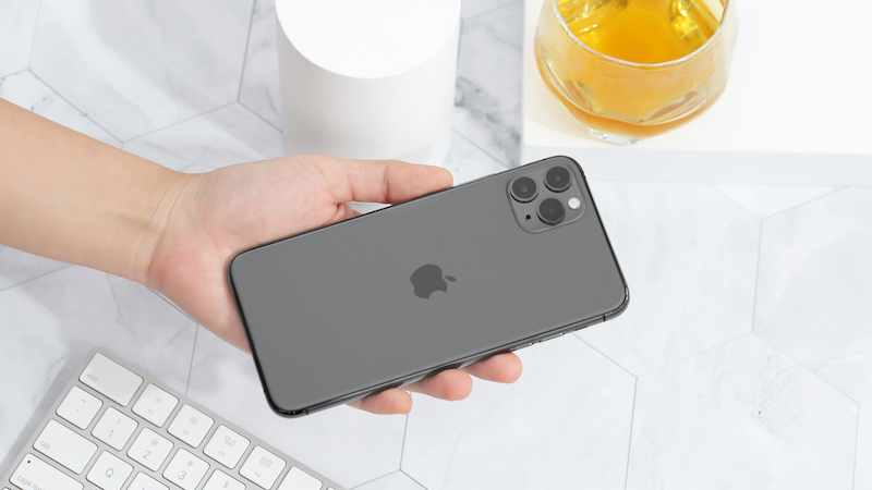 Điện thoại iPhone 11 Pro Max 64GB | Thiết kế mặt lưng nổi bật cụm camera sau Điện thoại iPhone 11 Pro Max 64GB | Thiết kế mặt lưng nổi bật cụm camera sau